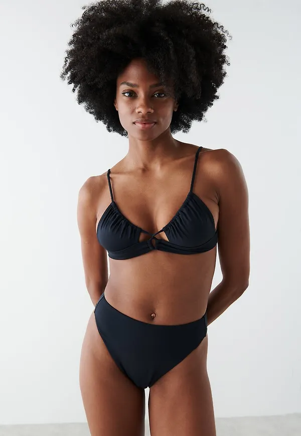 Solange bikini top