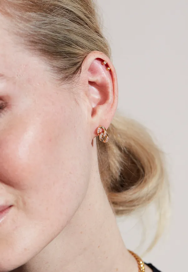Sonata pave studs go