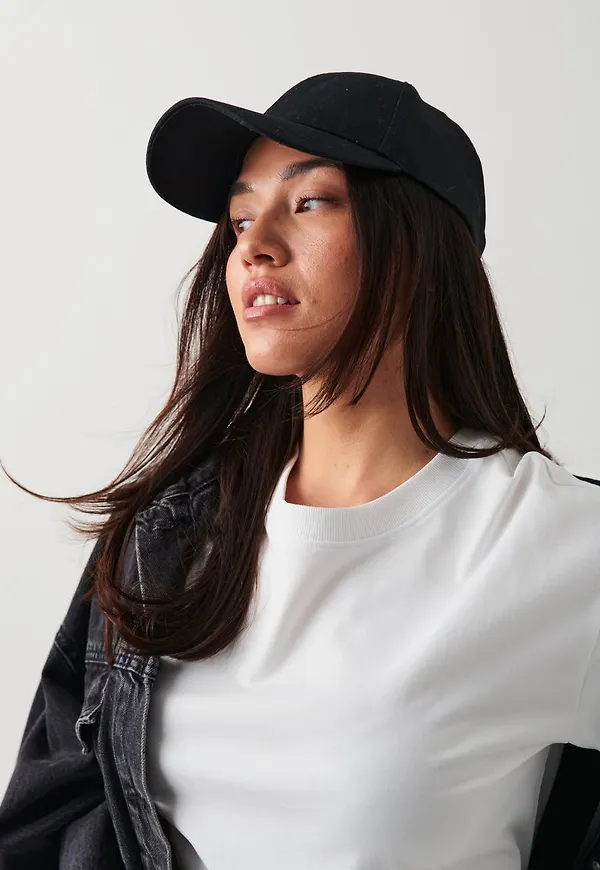 Sporty cap