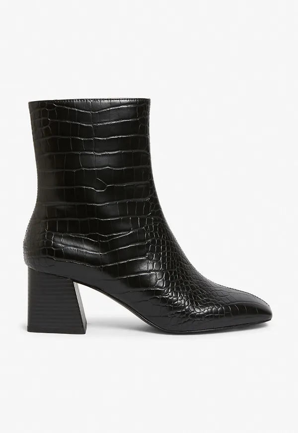 Square-toe ankle boots - Black