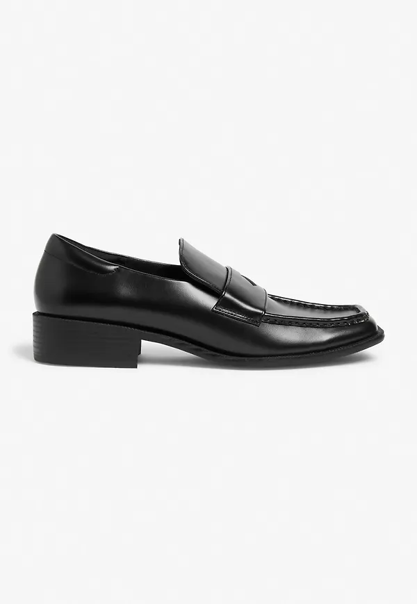 Square toe loafers - Black