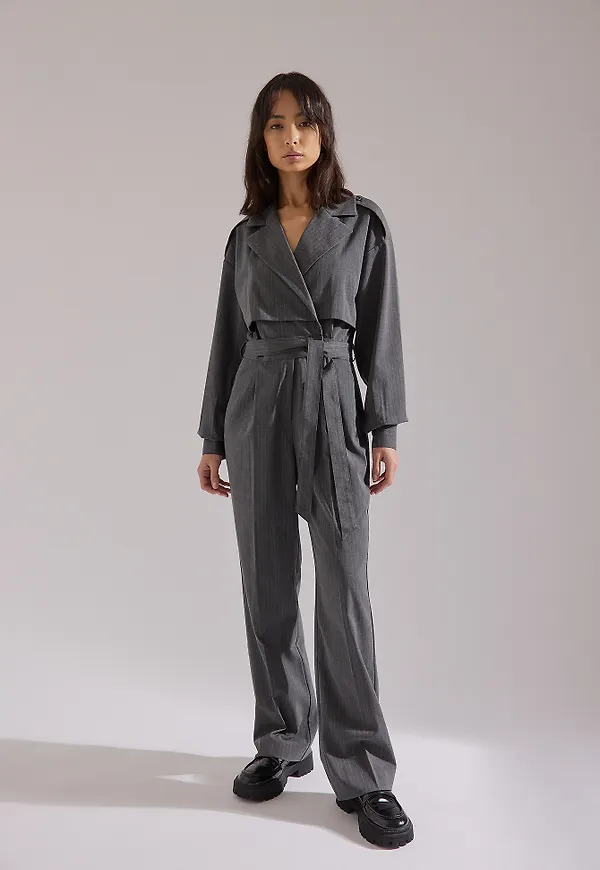Stephsa x NA-KD Kritstrecksrandig jumpsuit - Grey