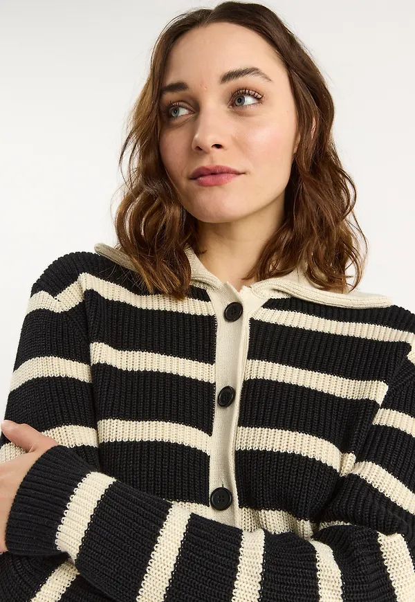 Stickad cardigan