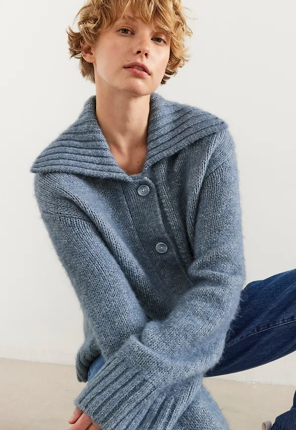 Stickad cardigan