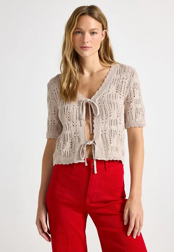 Stickad cardigan med korta ärmar