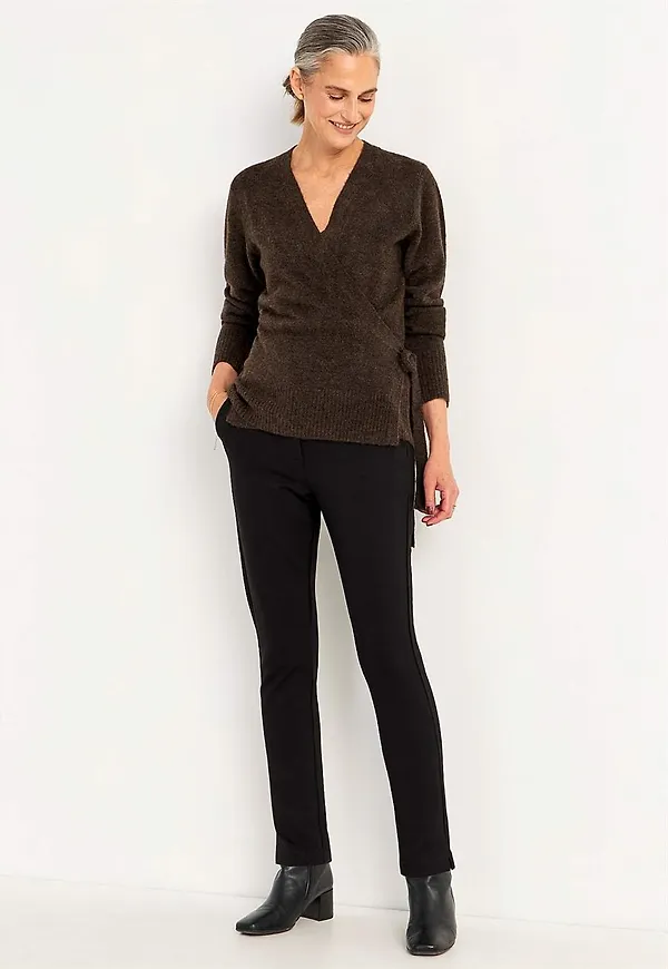 Stickad cardigan med omlottdesign