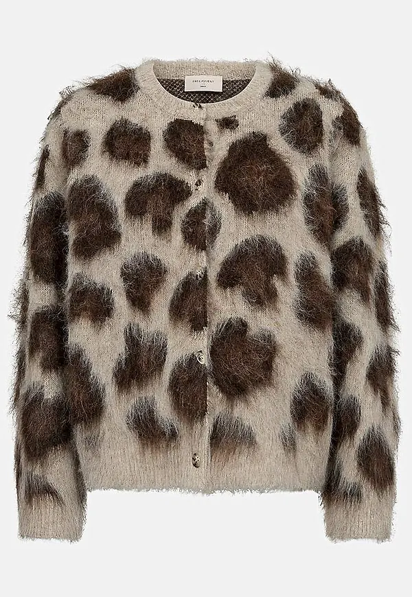 Stickad, fluffig kofta med leopardmönster