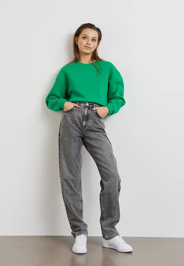 Straight 90s jeans