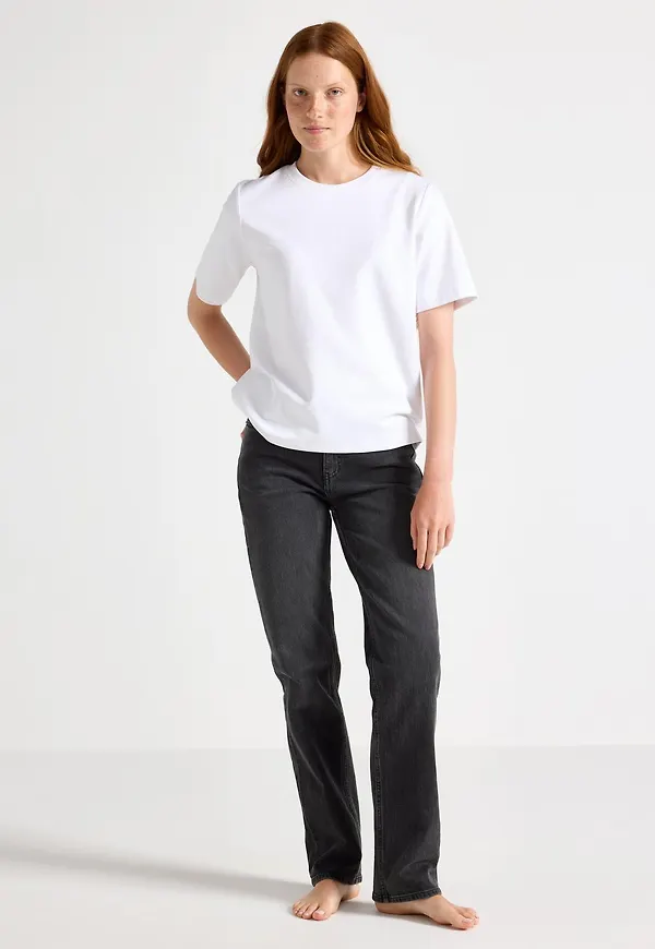 STRAIGHT Nea jeans med lätt stretch
