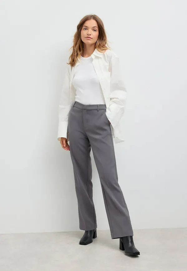 Straight regular trousers