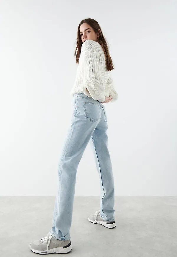 Straight slim jeans