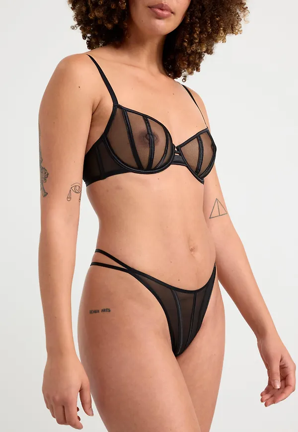 ella m – Stringtrosa i mesh med låg midja