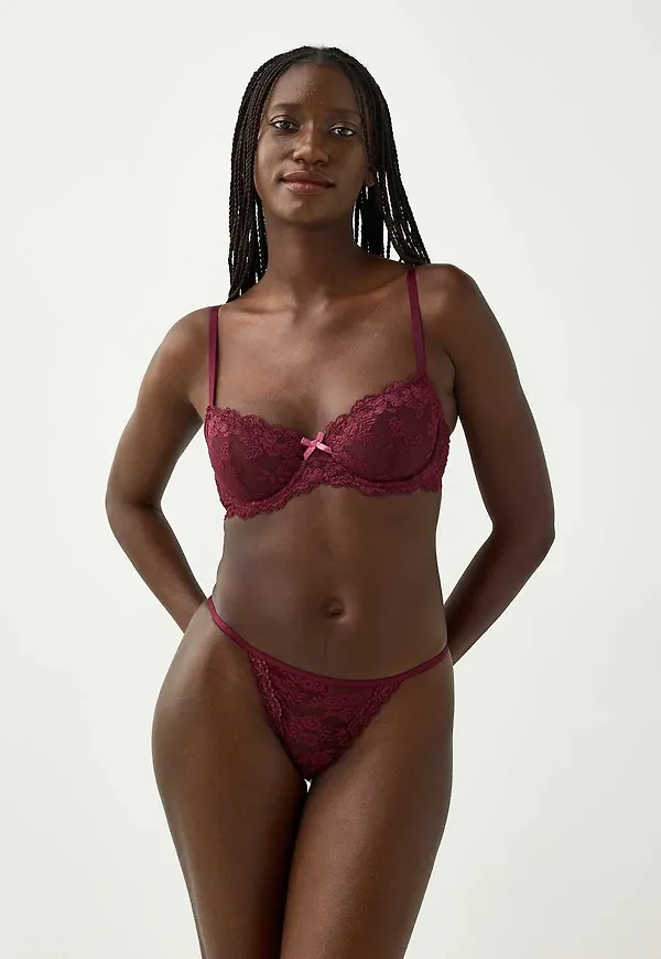 Stringtrosa low waist