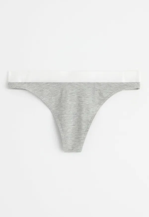 Stringtrosa low waist