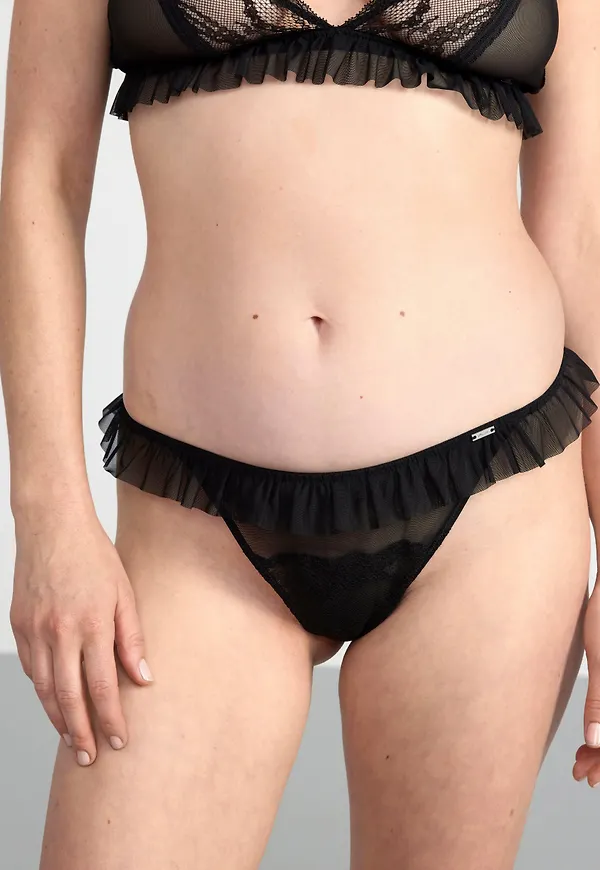 Stringtrosa low waist med spets