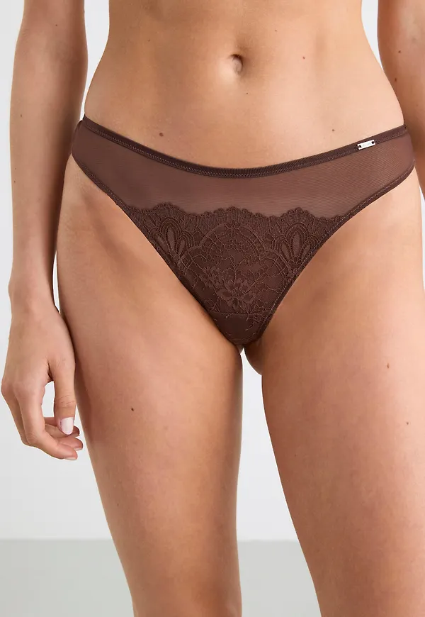 Stringtrosa regular waist med spets