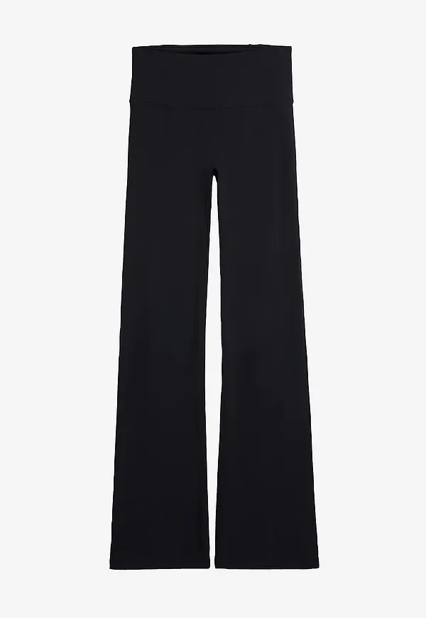 Stronger - Träningstights Soft Flared Leggings - Svart