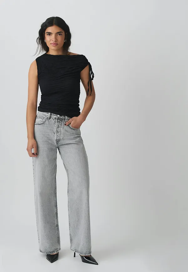 Structure asymmetric top