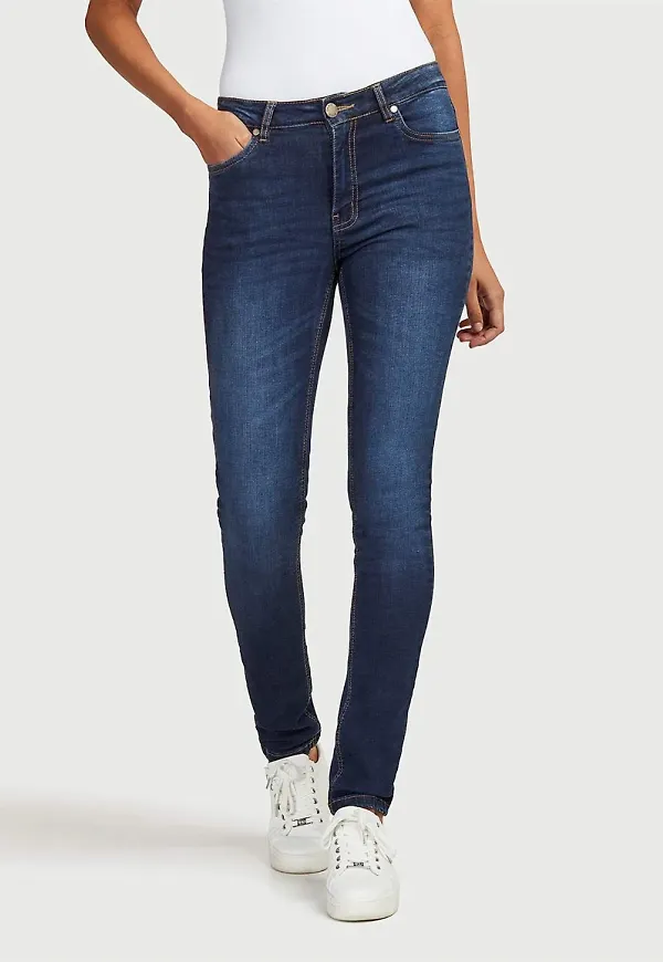 Jeans i denim med stretch - två längder Ella