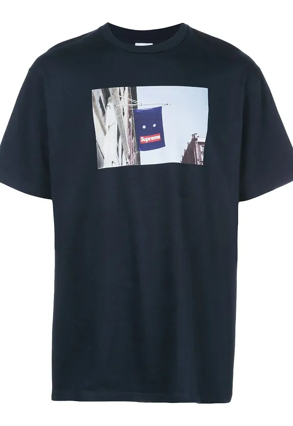 Supreme t-shirt med tryck - Svart