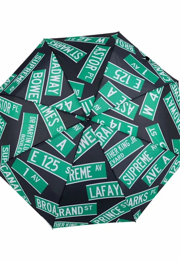 Supreme x Shedrain paraply med gatuskyltar - Svart