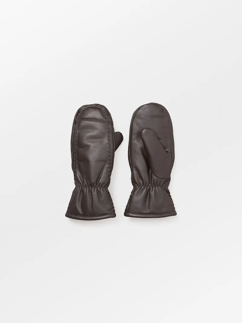 Tack Leather Mitten