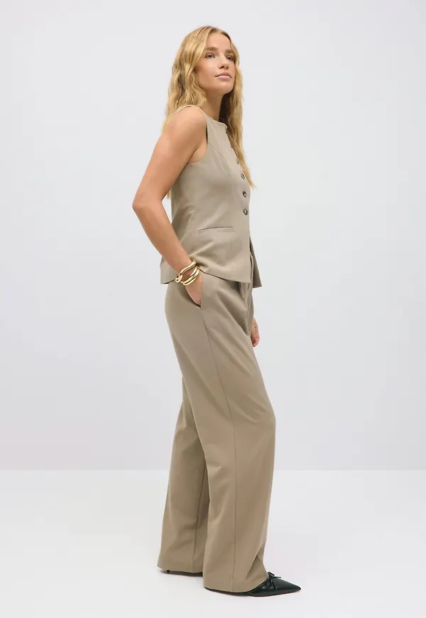 Tailored wide trousers