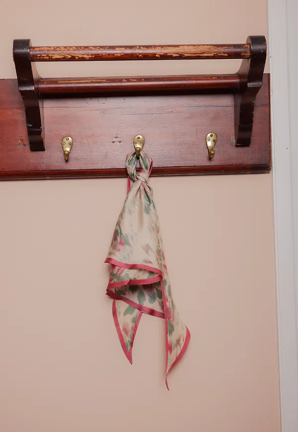 Tapelia Triangle Sia Scarf