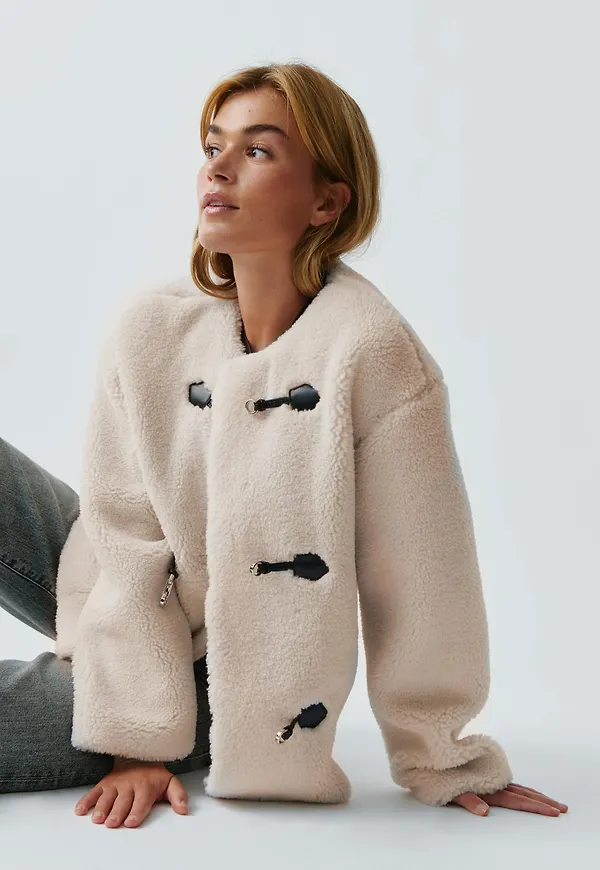Teddy buckle jacket