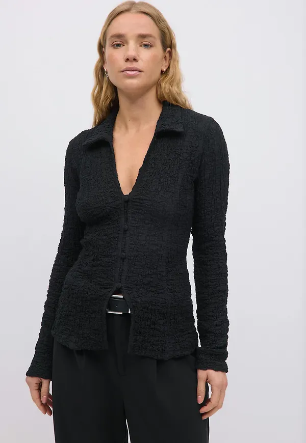 Textured collar top