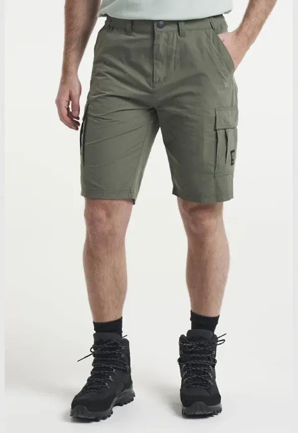 Thad Shorts M