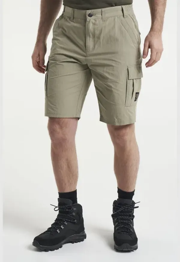 Thad Shorts M