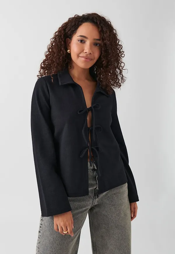 Tie top
