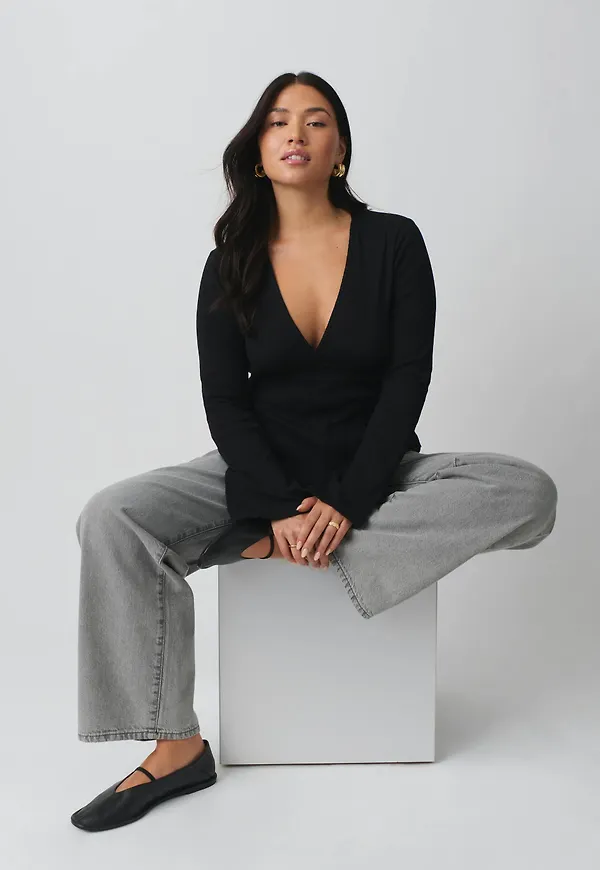 Tie top