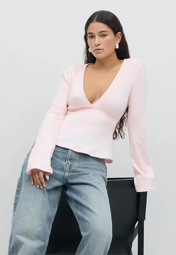 Tie top