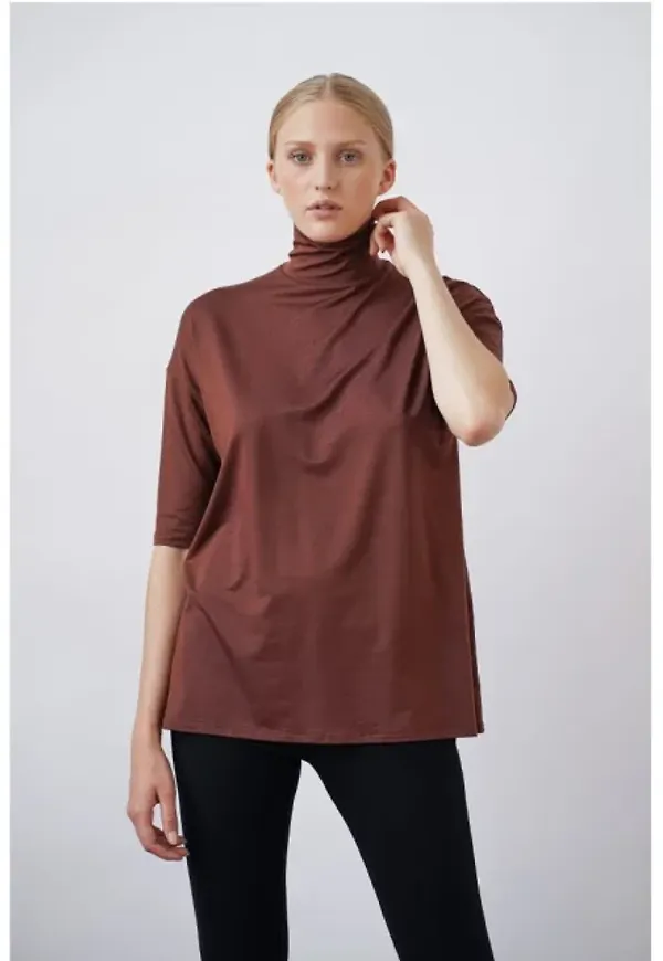 Tomasine Turtleneck Top - Chocolate