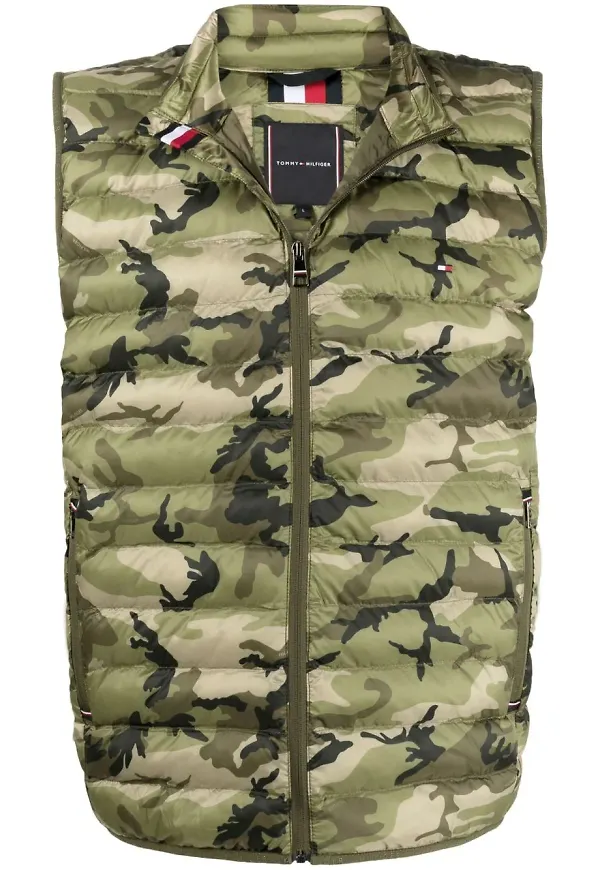 Tommy Hilfiger kamouflagemönstrad vadderad väst - Grön