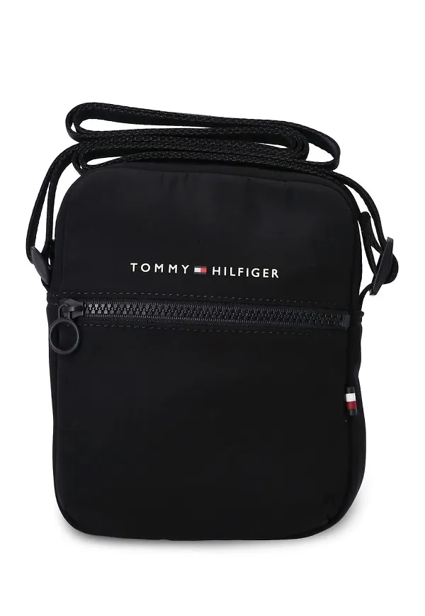 Tommy Hilfiger liten vattenavvisande väska - Svart