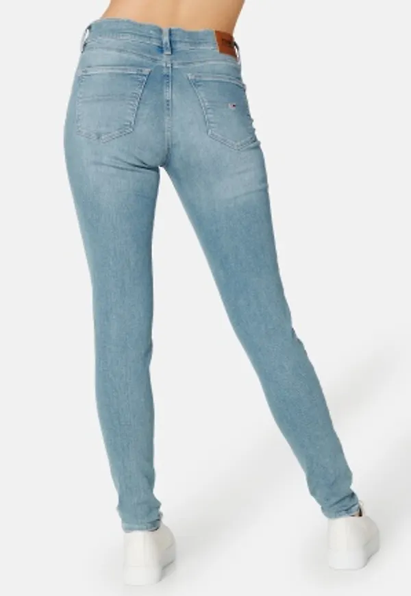 TOMMY JEANS Nora MR Skinny Jeans 1AB Denim Light 26/32