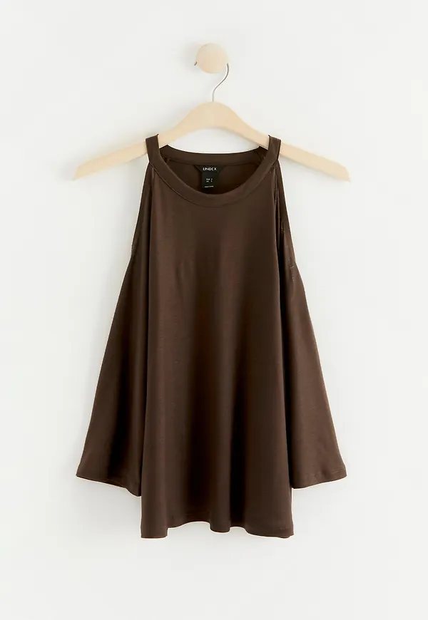 Topp med cut-out-axlar