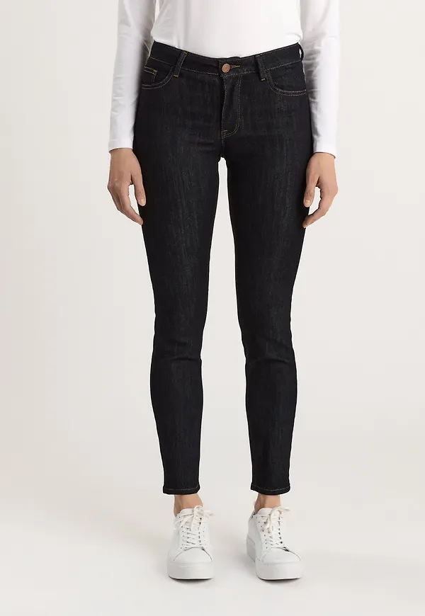 TOVA jeans med slim fit
