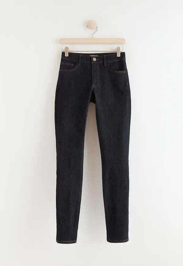 TOVA jeans med slim fit