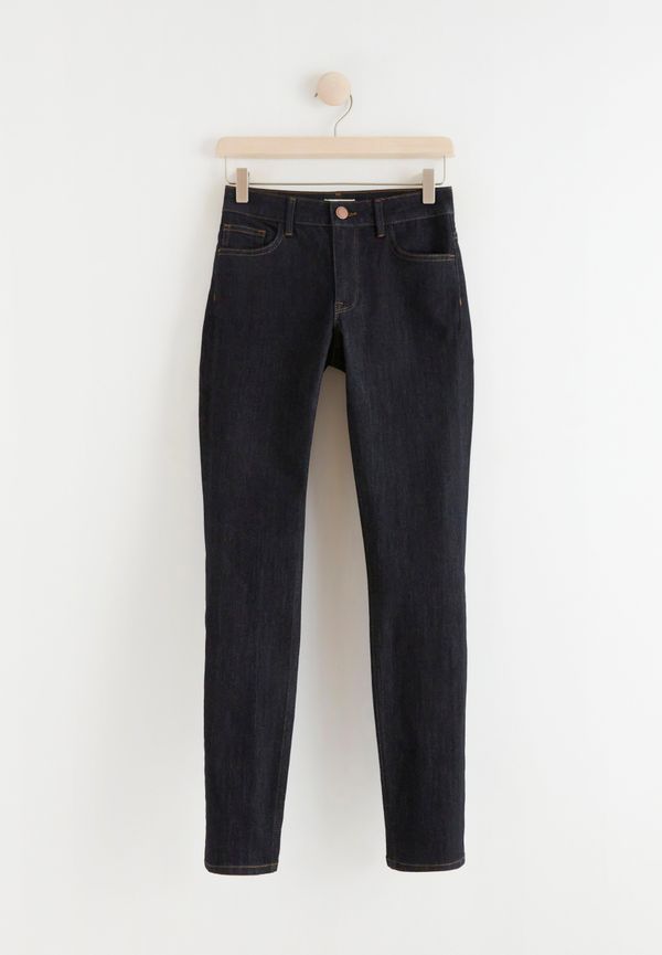 TOVA Mörkblå slim fit jeans