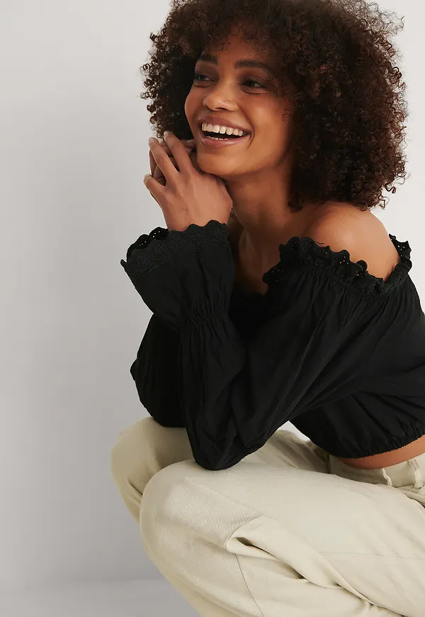 Trendyol Blus - Black