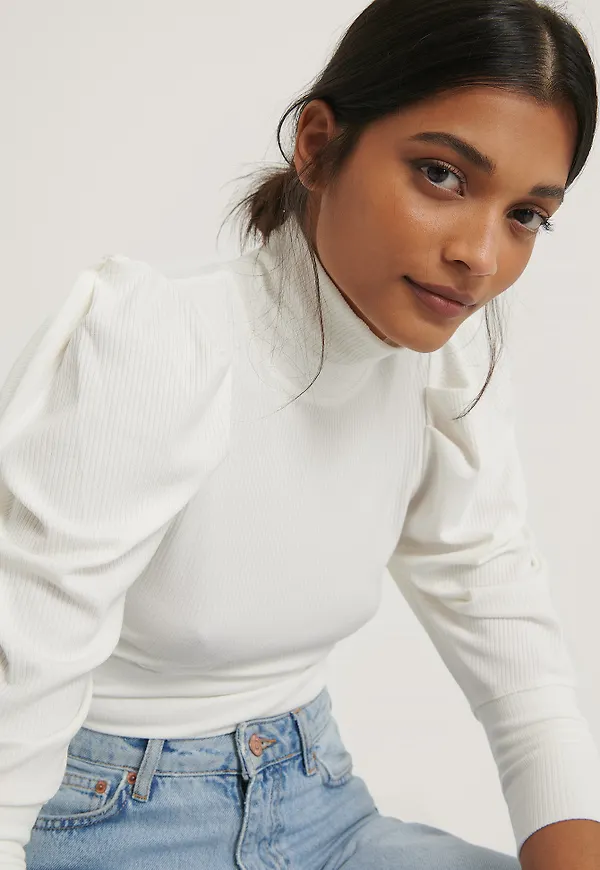 Trendyol Blus Med Polokrage - Offwhite