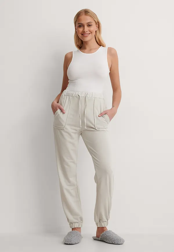 Trendyol Joggingbyxor - Offwhite