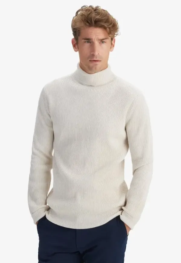 Turtleneck Ribbad Pimabomull