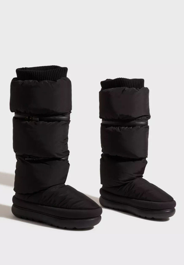 UGG - Vinterskor - Black - W Cl Maxi Ultra Tall - Boots & Kängor