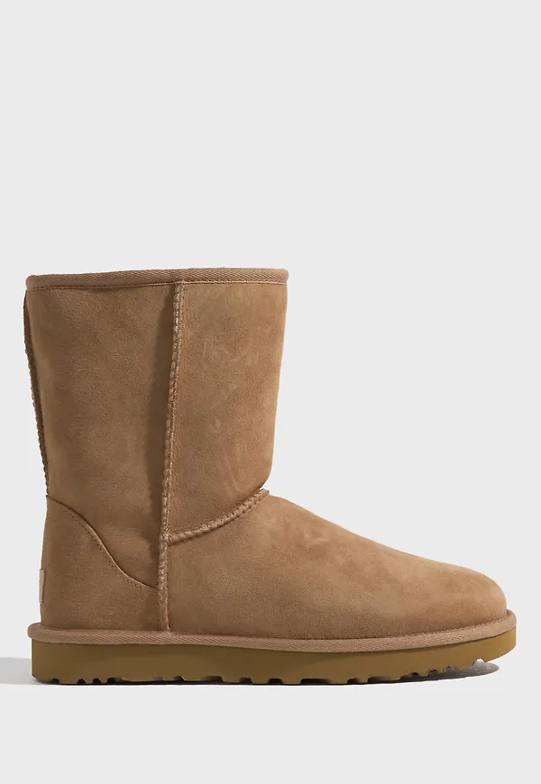 UGG - Brun - W Classic Short II