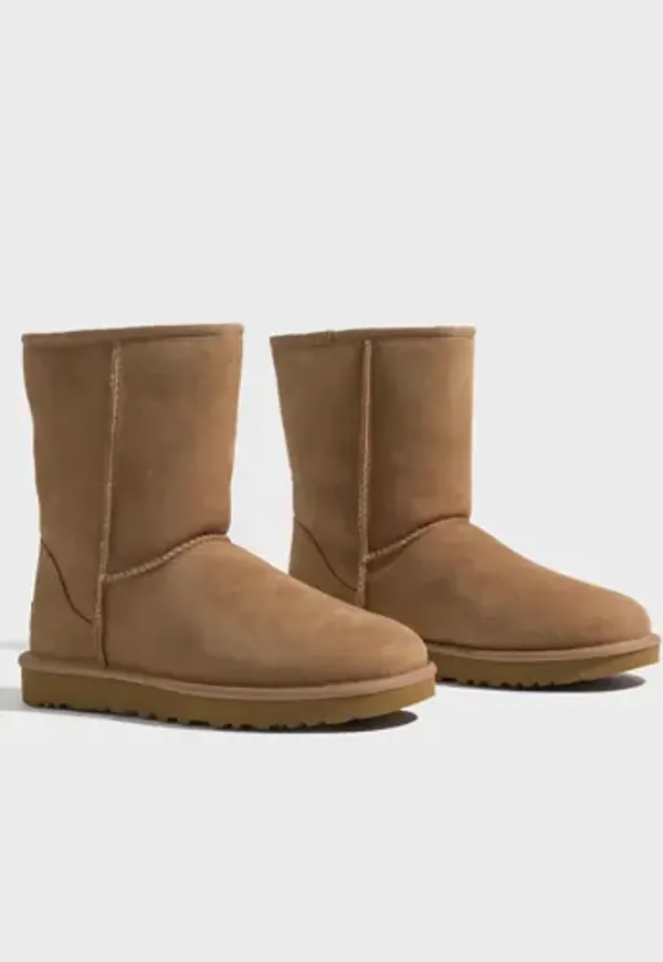 UGG - Brun - W Classic Short II